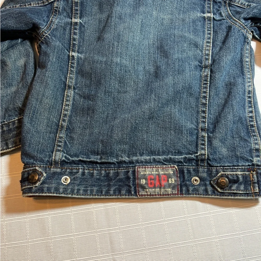 GAP Kids Classic Y2K Blue Jean Jacket Distressed Size XS 4-5 100% Cotton Western